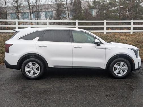 2025 Kia Sorento LX
