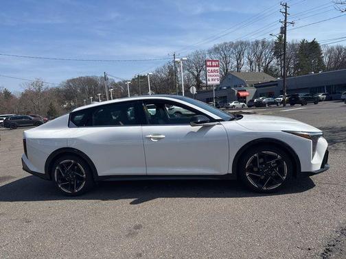 Snow White Pearl 2025 Kia K4 GT-Line