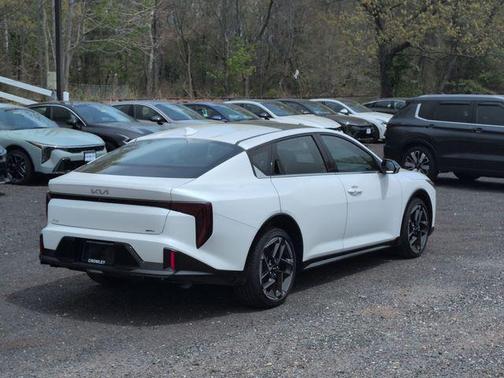 Snow White Pearl 2025 Kia K4 GT-Line