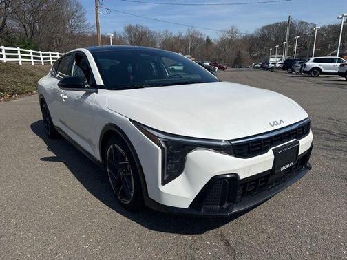 Snow White Pearl 2025 Kia K4 GT-Line