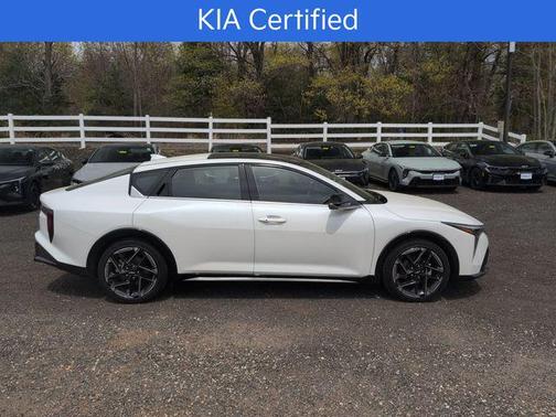 Snow White Pearl 2025 Kia K4 GT-Line