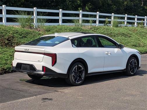 2025 Kia K4 GT-Line