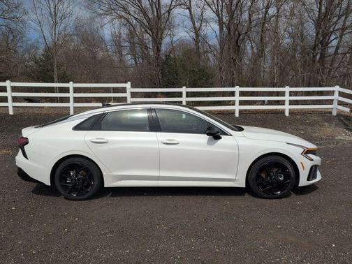 Snow White Pearl 2026 Kia K5 GT-Line