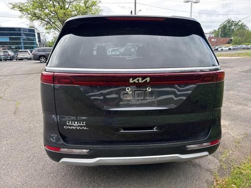2023 Kia Carnival LX