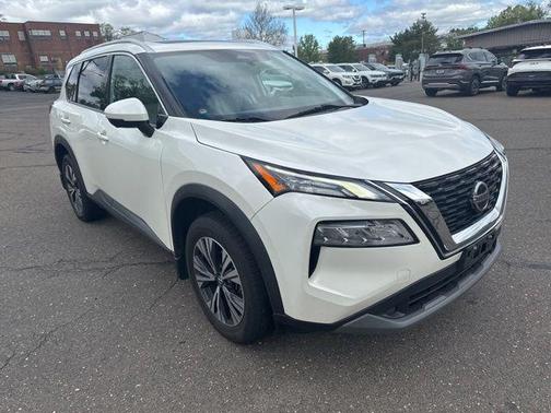Pearl White Tricoat 2021 Nissan Rogue SV