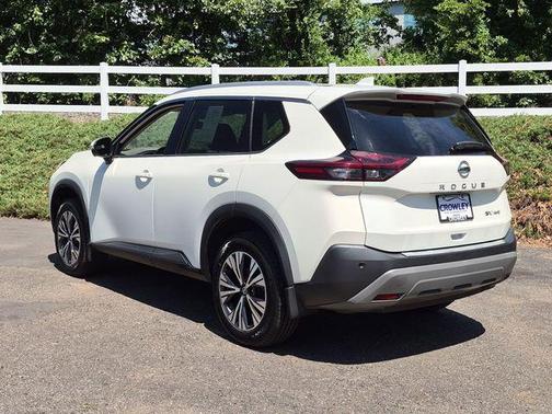 Pearl White Tricoat 2021 Nissan Rogue SV