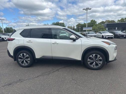 Pearl White Tricoat 2021 Nissan Rogue SV