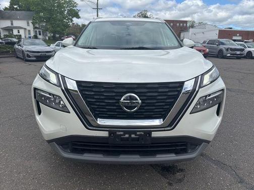 Pearl White Tricoat 2021 Nissan Rogue SV