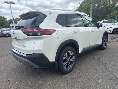 Pearl White Tricoat 2021 Nissan Rogue SV