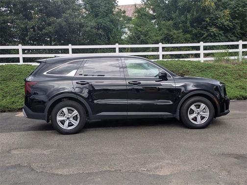 2025 Kia Sorento LX