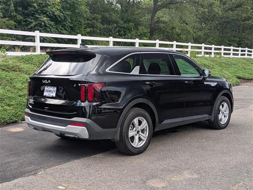 2025 Kia Sorento LX