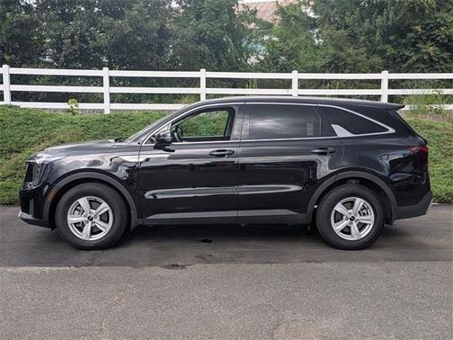 2025 Kia Sorento LX
