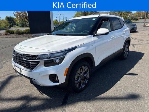 Snow White Pearl 2024 Kia Seltos LX