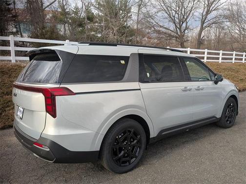 2025 Kia Carnival SX