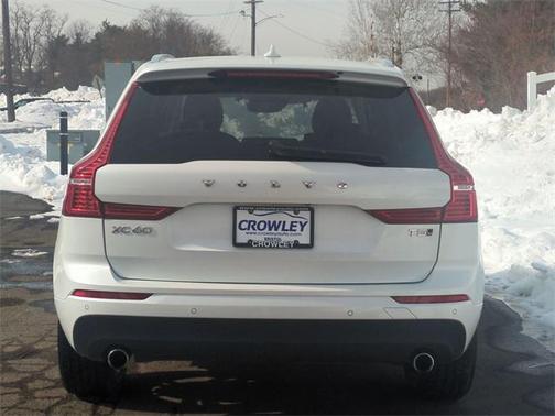 2021 Volvo XC60 T5 Momentum