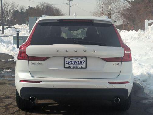 2021 Volvo XC60 T5 Momentum