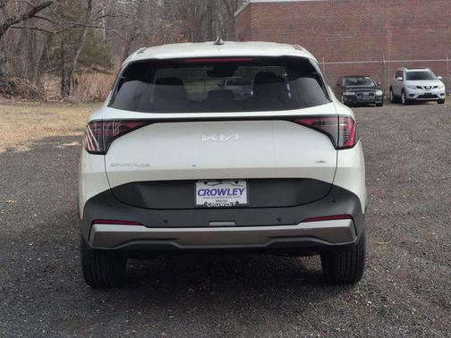 Snow White Pearl 2026 Kia Sportage SX Turbo