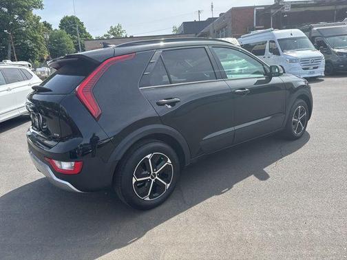 Aurora Black Pearl 2025 Kia Niro EX
