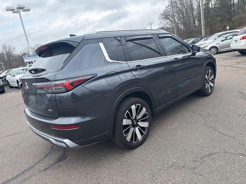 2025 Mitsubishi Outlander SEL