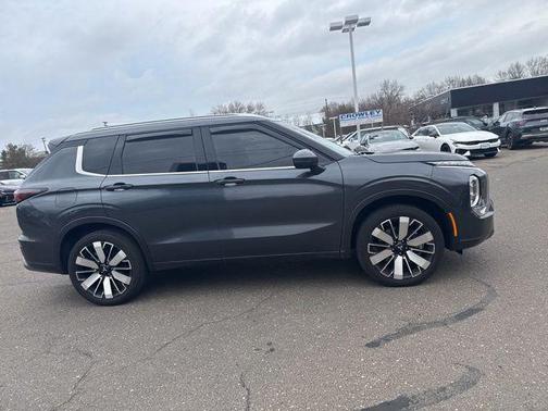 2025 Mitsubishi Outlander SEL