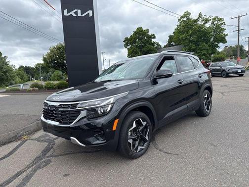Fusion Black 2024 Kia Seltos EX