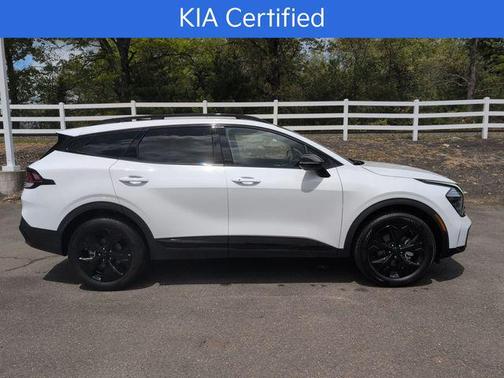 Glacial White Pearl 2025 Kia Sportage X-Line