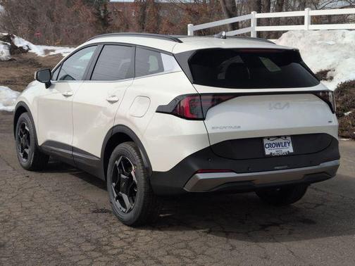Snow White Pearl 2026 Kia Sportage Hybrid EX