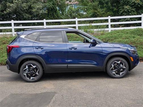 2025 Kia Seltos EX