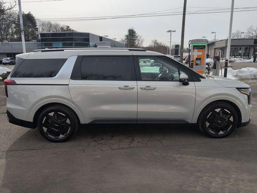 2025 Kia Carnival EX