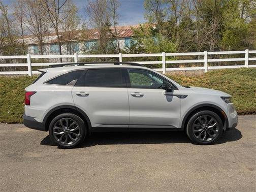 2022 Kia Sorento SX