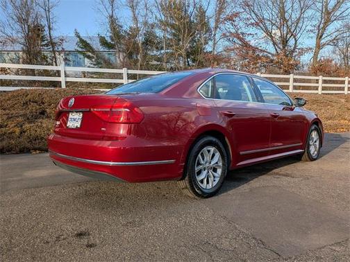 2016 Volkswagen Passat 1.8T S