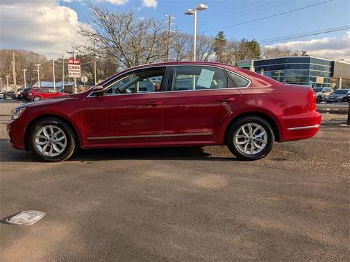 2016 Volkswagen Passat 1.8T S