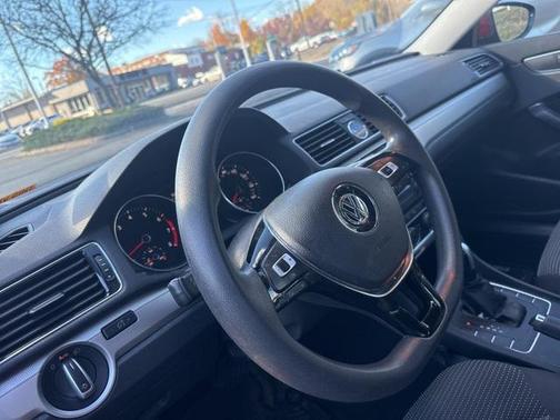 2016 Volkswagen Passat 1.8T S