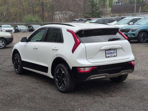 Snow White Pearl 2026 Kia Niro EV Wind