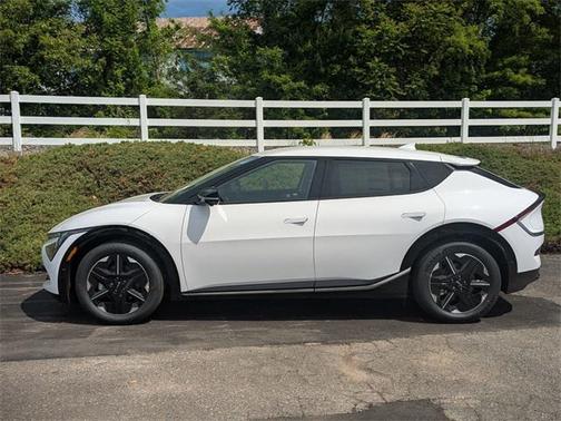 2025 Kia EV6 Wind