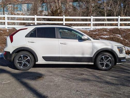 2025 Kia Niro Plug-In Hybrid EX