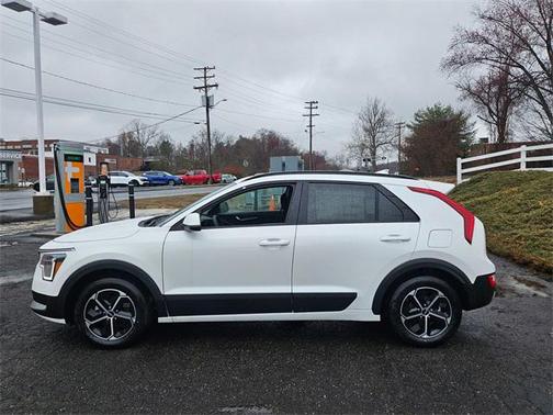 2025 Kia Niro LX