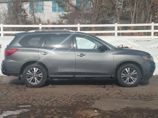 2018 Nissan Pathfinder SL