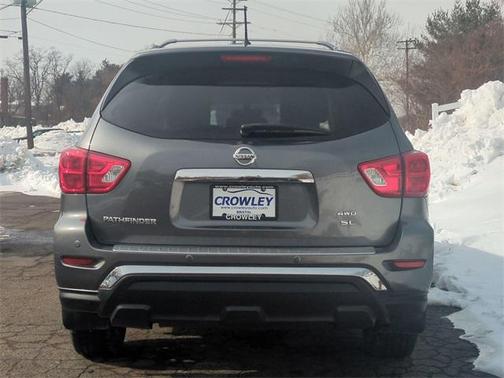 2018 Nissan Pathfinder SL