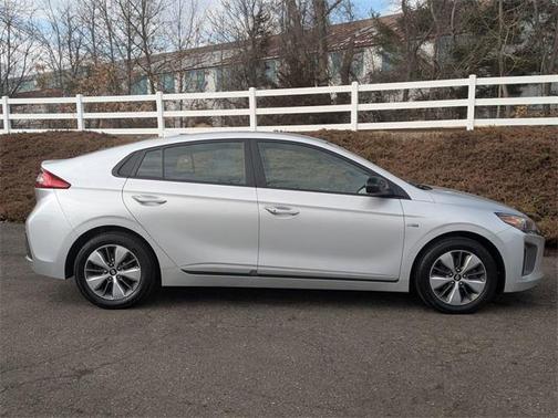 2019 Hyundai IONIQ Plug-In Hybrid Base