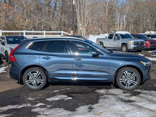 2020 Volvo XC60 T6 Momentum