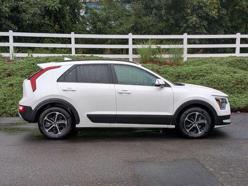 2025 Kia Niro Plug-In Hybrid EX