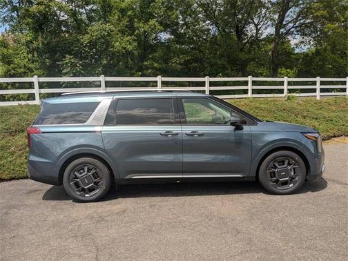 2025 Kia Carnival SX
