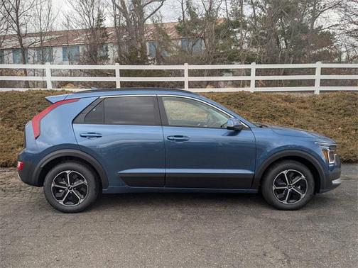 2025 Kia Niro EX