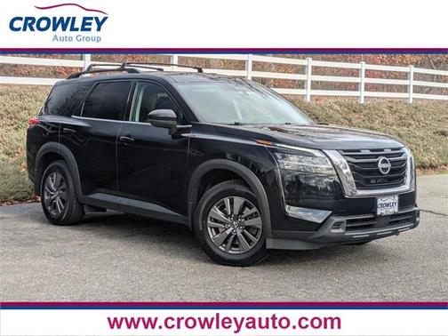 2022 Nissan Pathfinder SV
