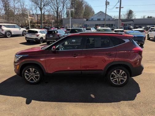 Mars Orange 2023 Kia Seltos S