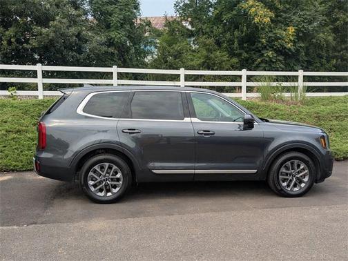 2023 Kia Telluride LX