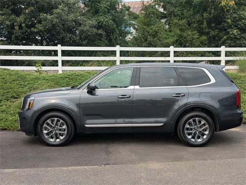 2023 Kia Telluride LX