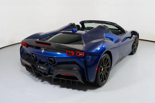 2022 Ferrari SF90 Spider Base