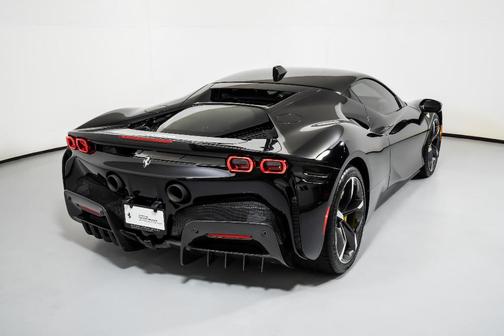 2022 Ferrari SF90 Stradale Base